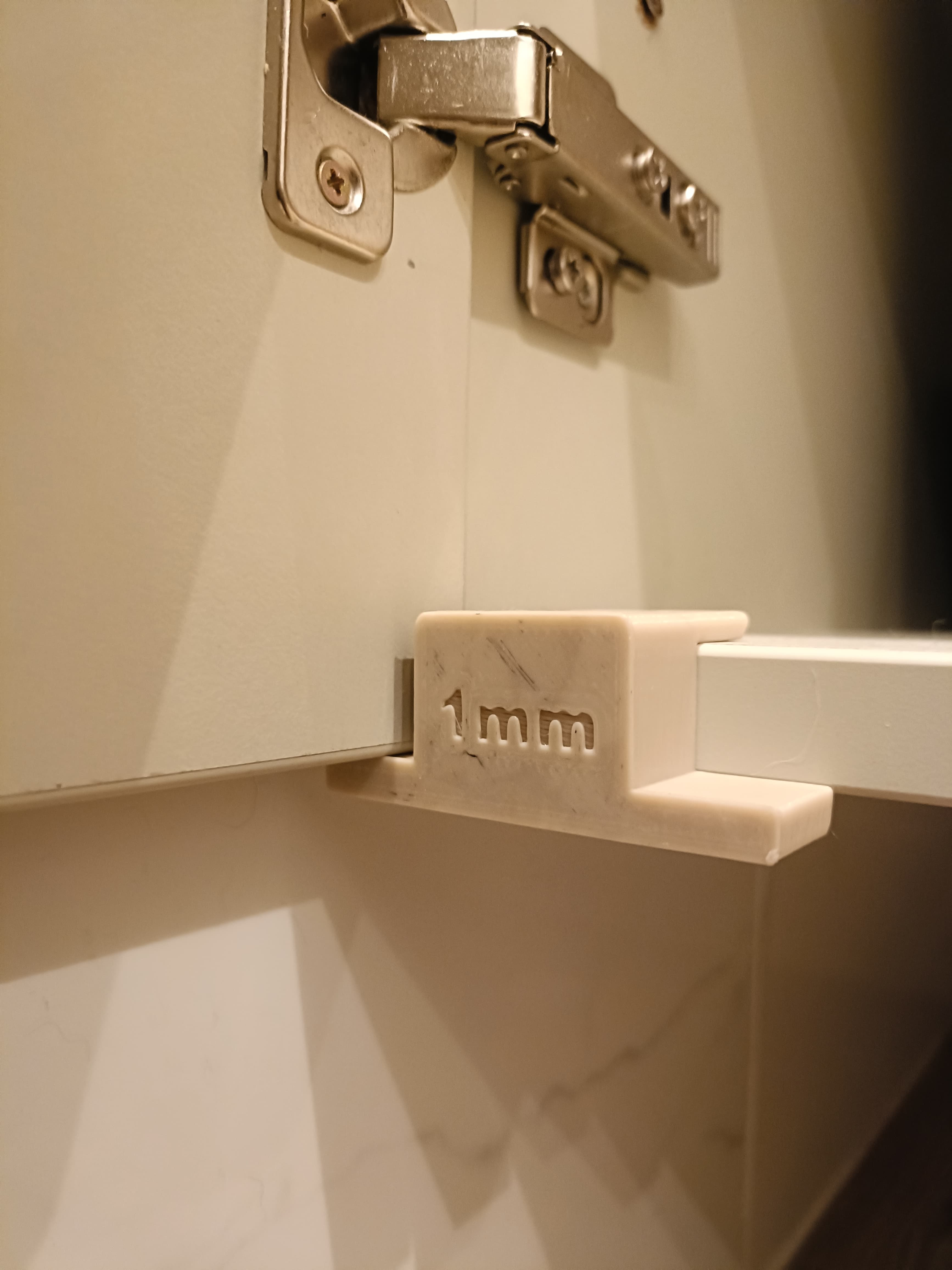 Кронштейны для мебельных петель — 4 размера