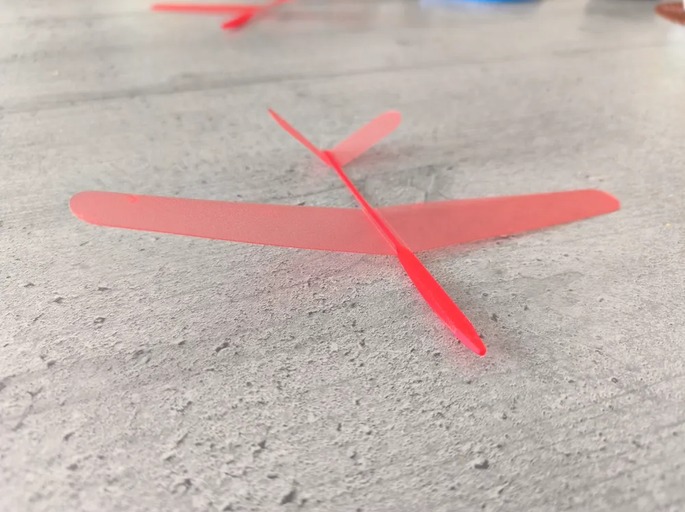 Миниатюрный планер — менее 2 г филамента