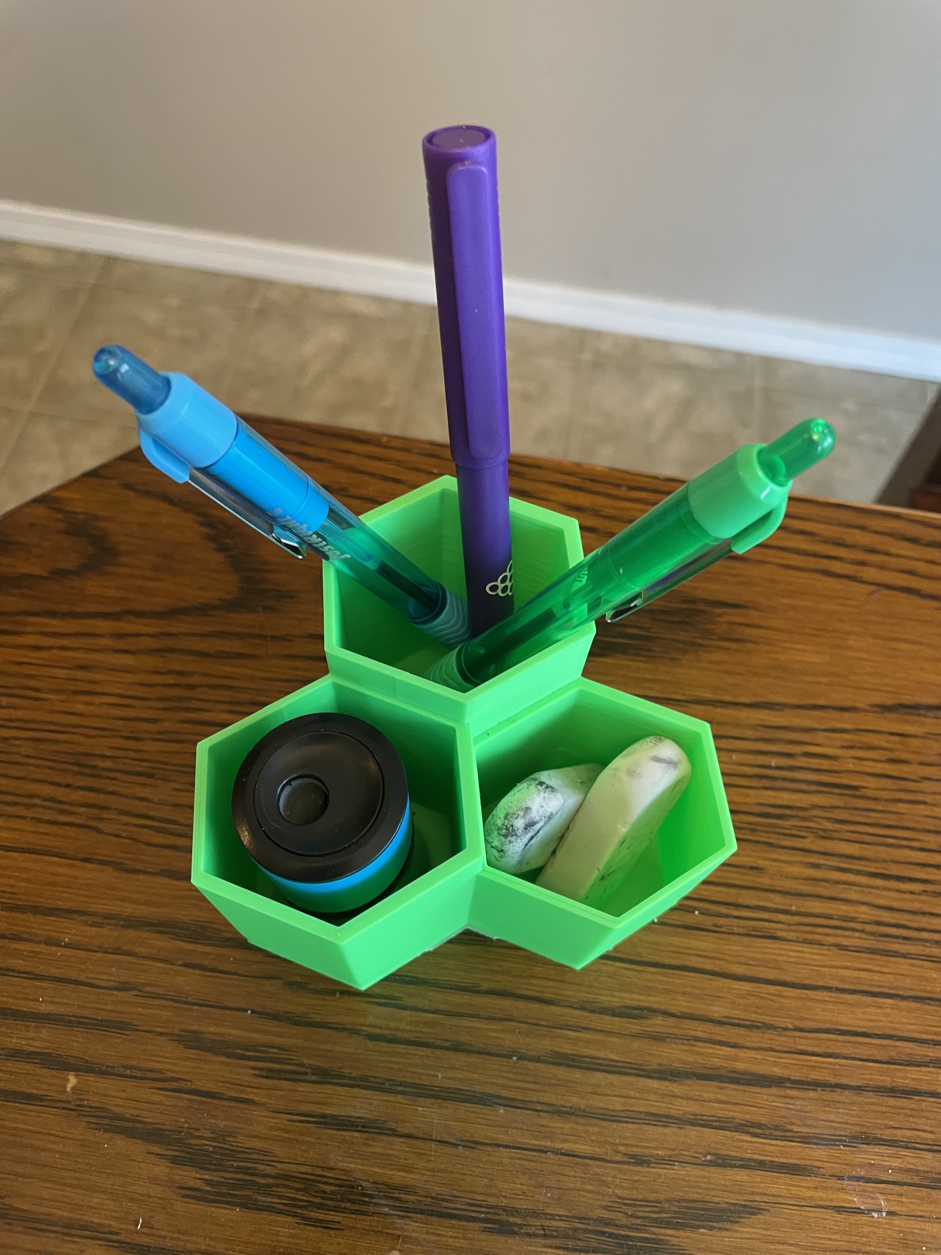 Многофункциональная подставка для карандашей