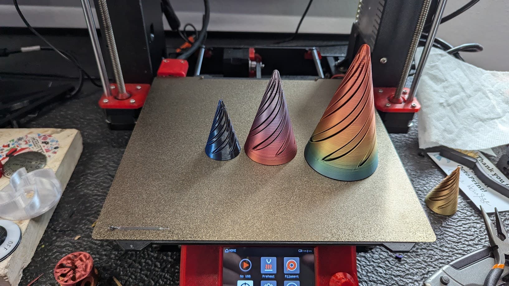 Спиральный фиджет-конус — фото 1