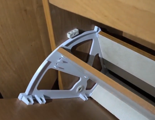 Петля для откидного ящика обувницы