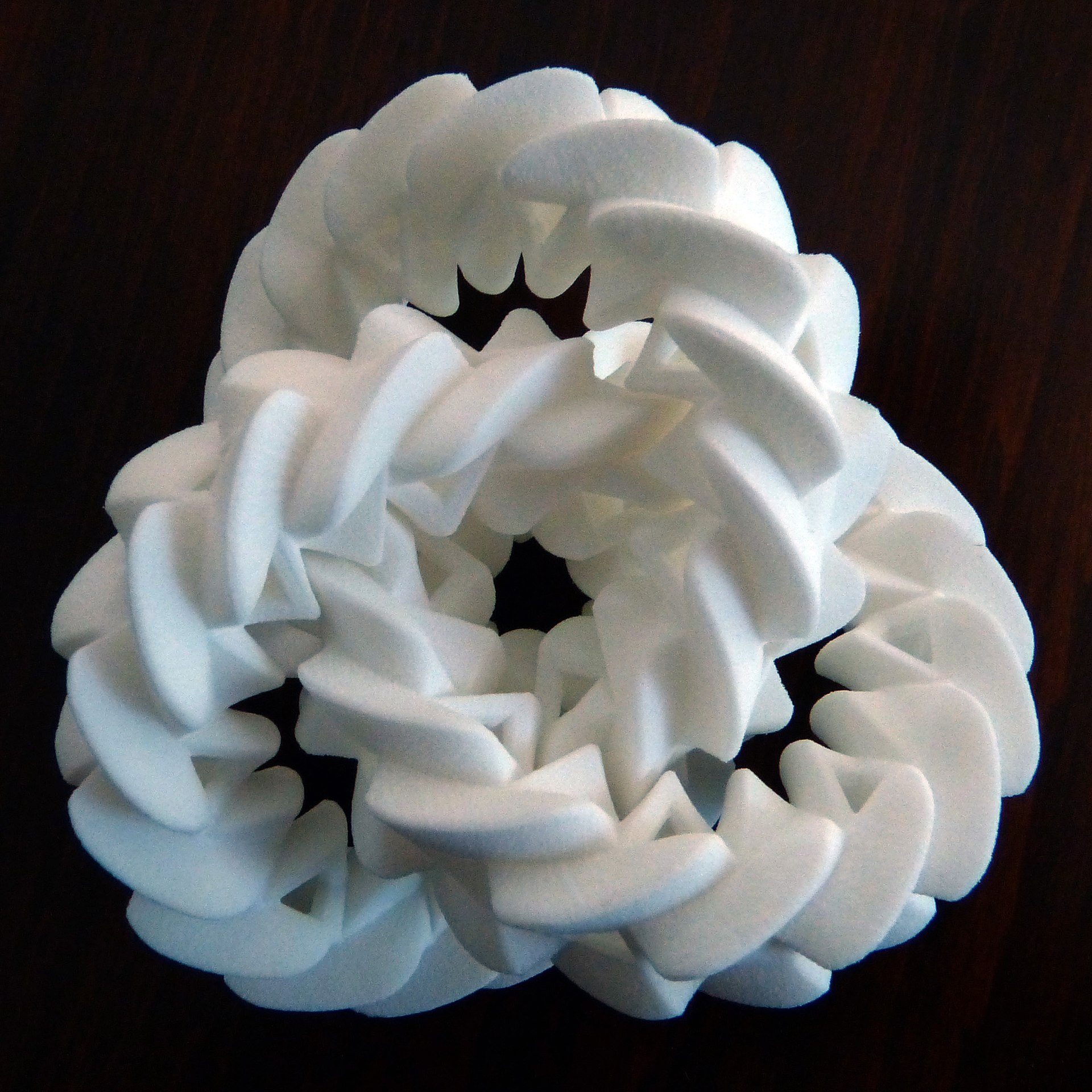 Triple Gear — кинетическая игрушка (механизм)